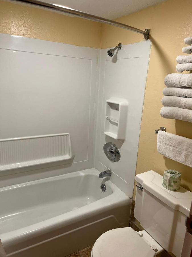 Travelers Lodge Beatrice מראה חיצוני תמונה