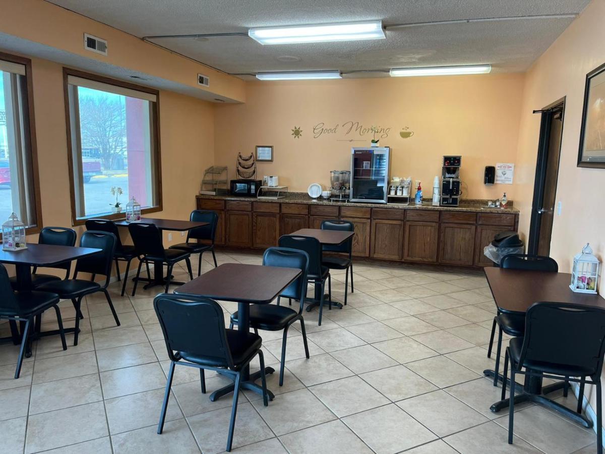Travelers Lodge Beatrice מראה חיצוני תמונה