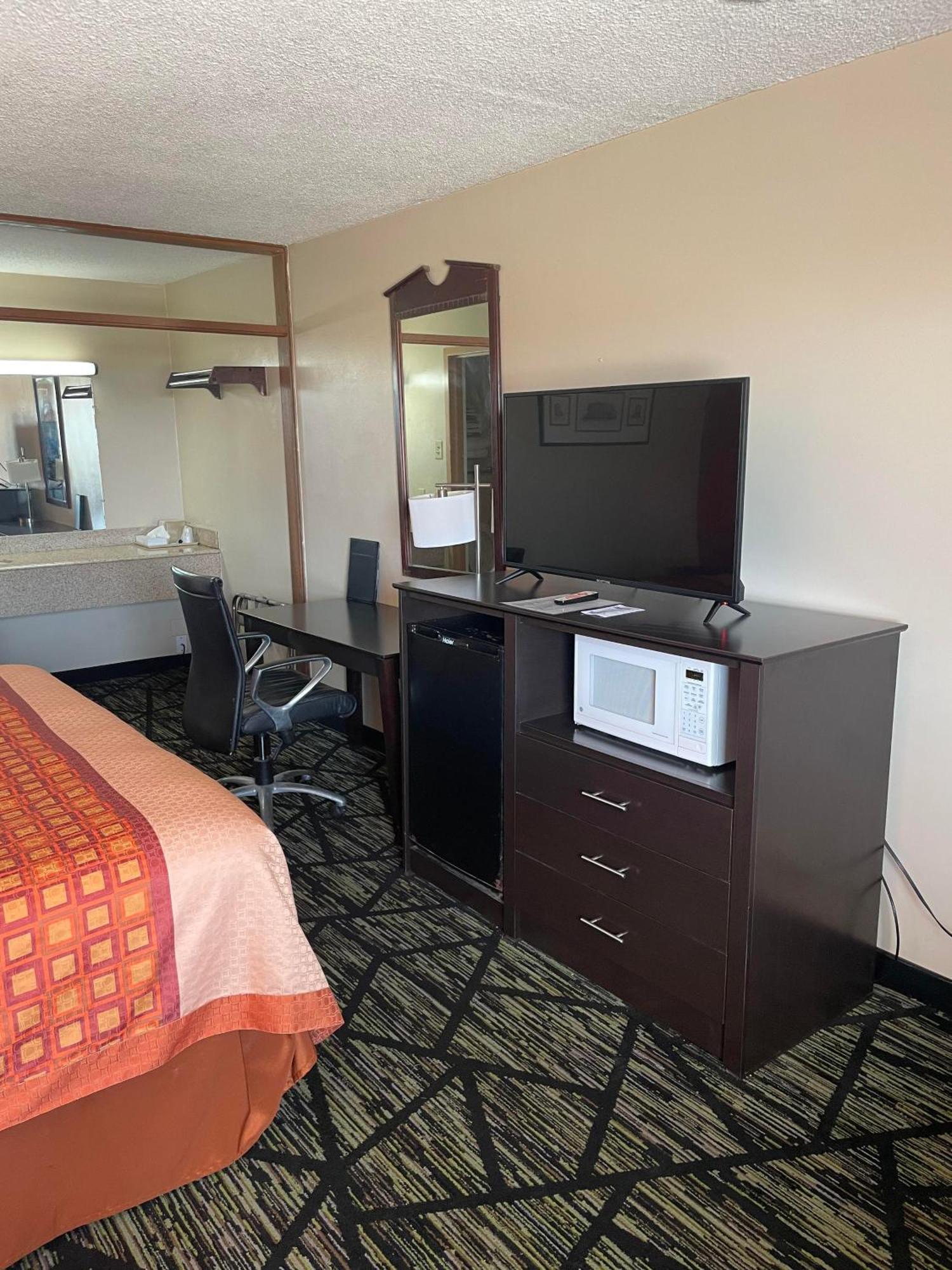 Travelers Lodge Beatrice מראה חיצוני תמונה