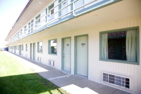 Travelers Lodge Beatrice מראה חיצוני תמונה
